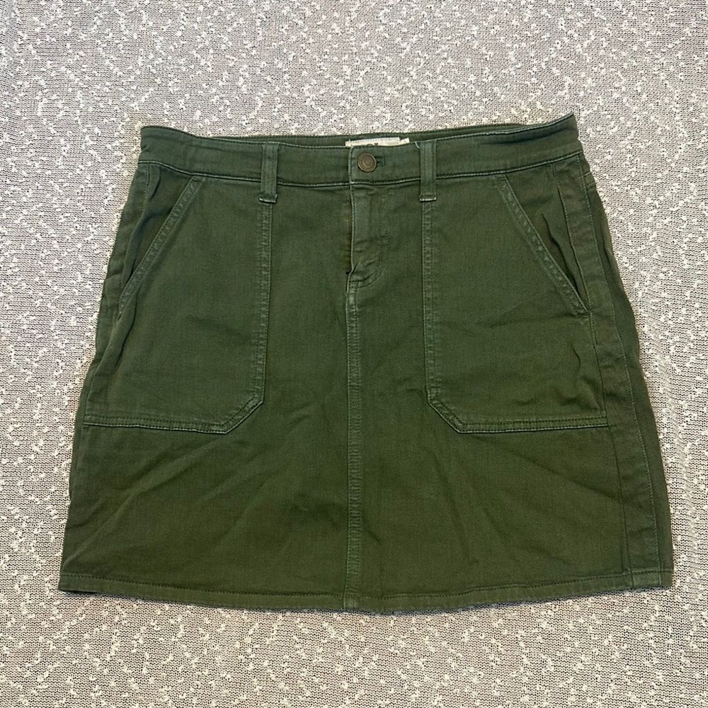 VINEYARD VINES Khaki Green Mini Utility Skirt Size 4
